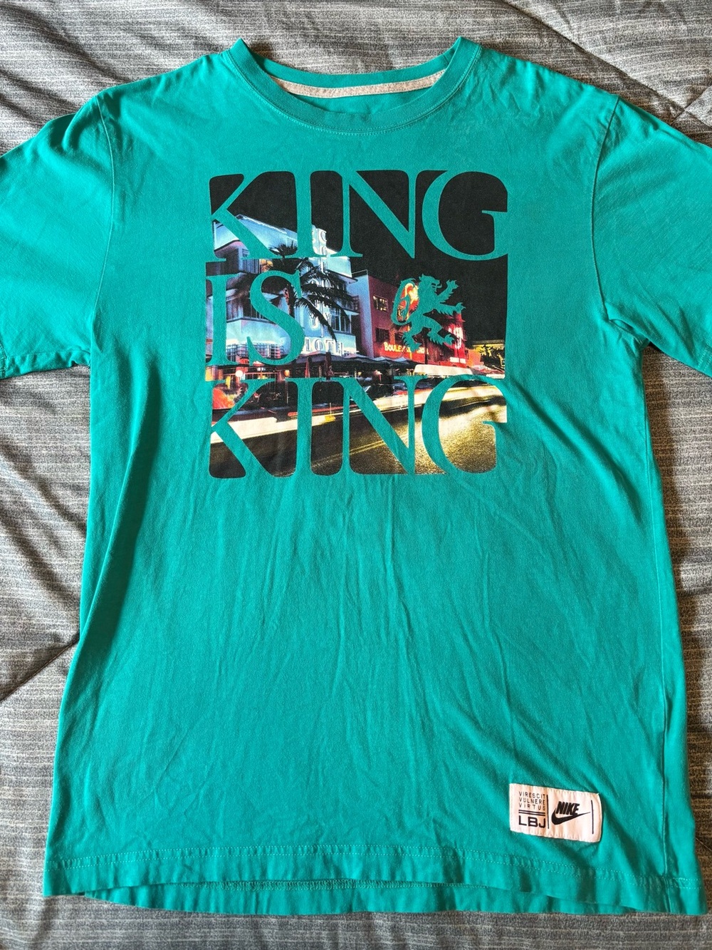 Nike Teal Graphic 'King Is King' T-Shirt